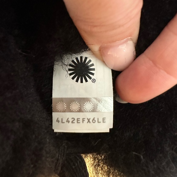 UGG Bailey Bow Boot - Picture 13 of 16